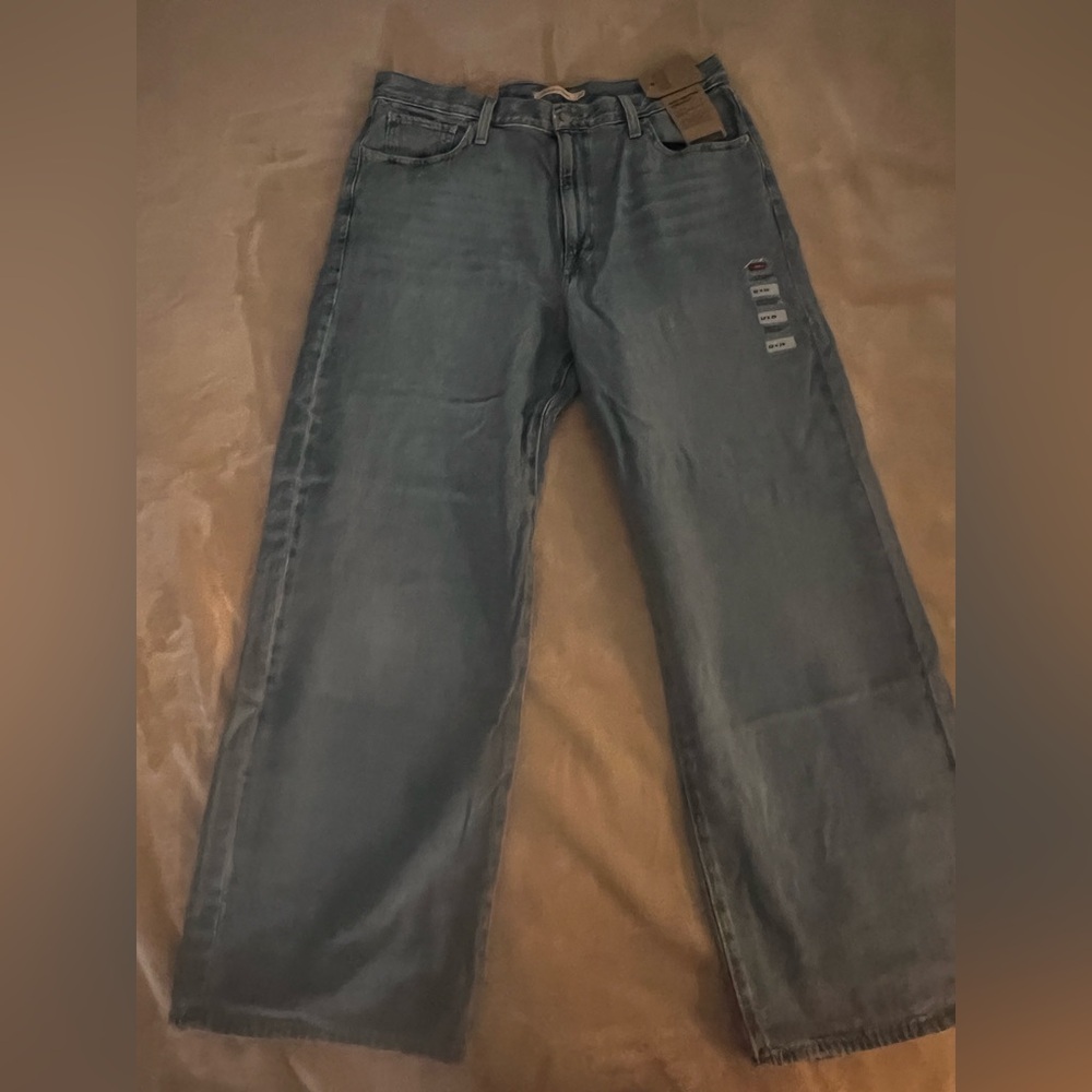 Levi’s high waisted straight size 32x29 NEW with tags Levi’s!